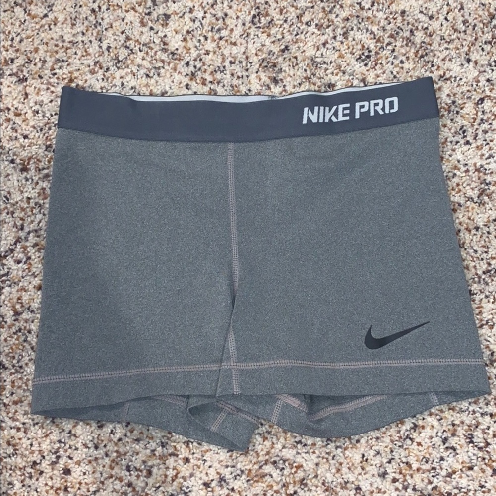 Like new women’s grey Nike dri fit spandex S